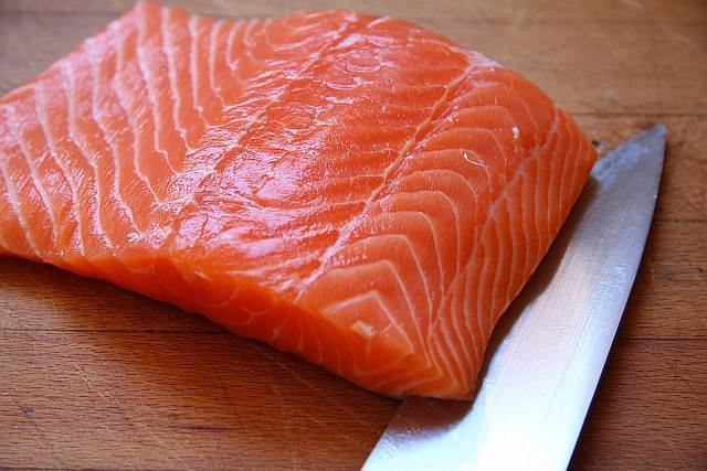 es el color del salmón el que da su nombre a esta variedad de color