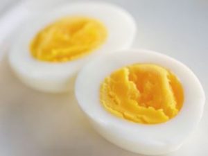el color yema recibe su nombre de esa parte del huevo